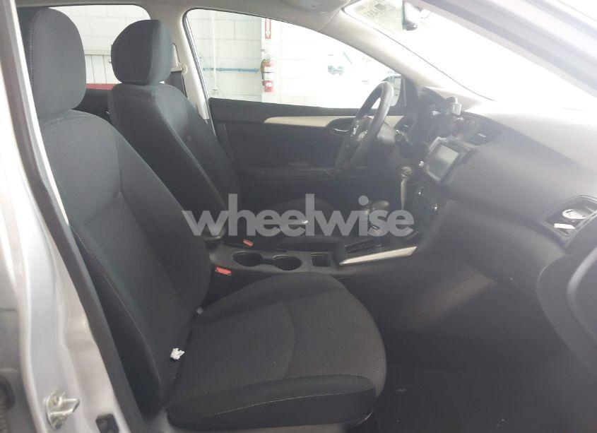 Photo 5 of 2019 Nissan Sentra S (VIN 3N1AB7AP6KY280652)