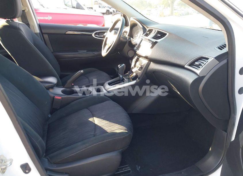 Photo 5 of 2019 Nissan Sentra SV (VIN 3N1AB7AP6KY288590)