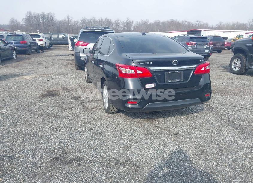 Photo 3 of 2019 Nissan Sentra SV (VIN 3N1AB7AP6KY297614)