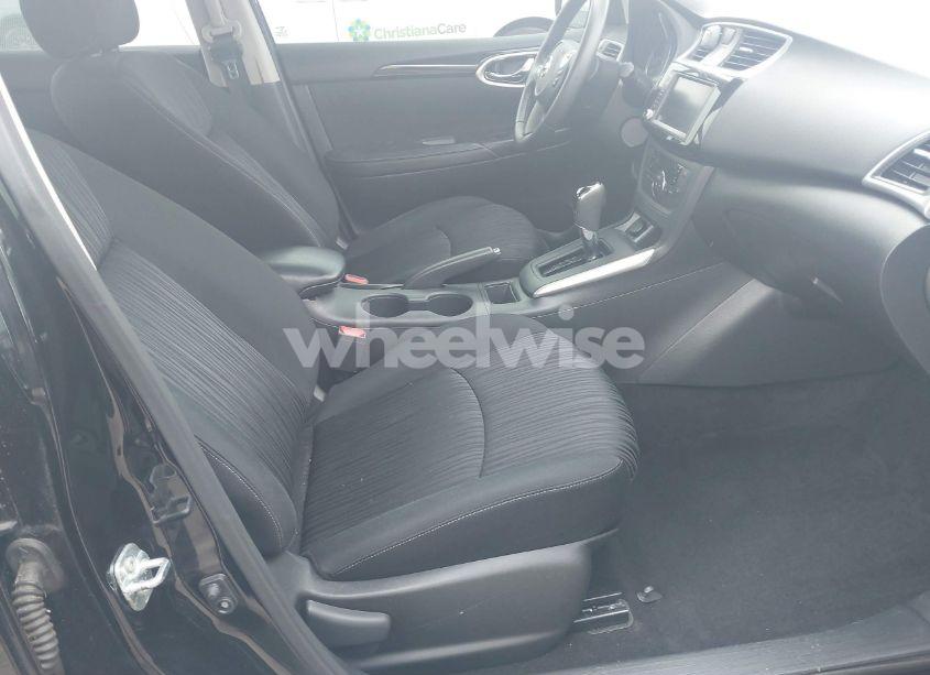 Photo 5 of 2019 Nissan Sentra SV (VIN 3N1AB7AP6KY297614)