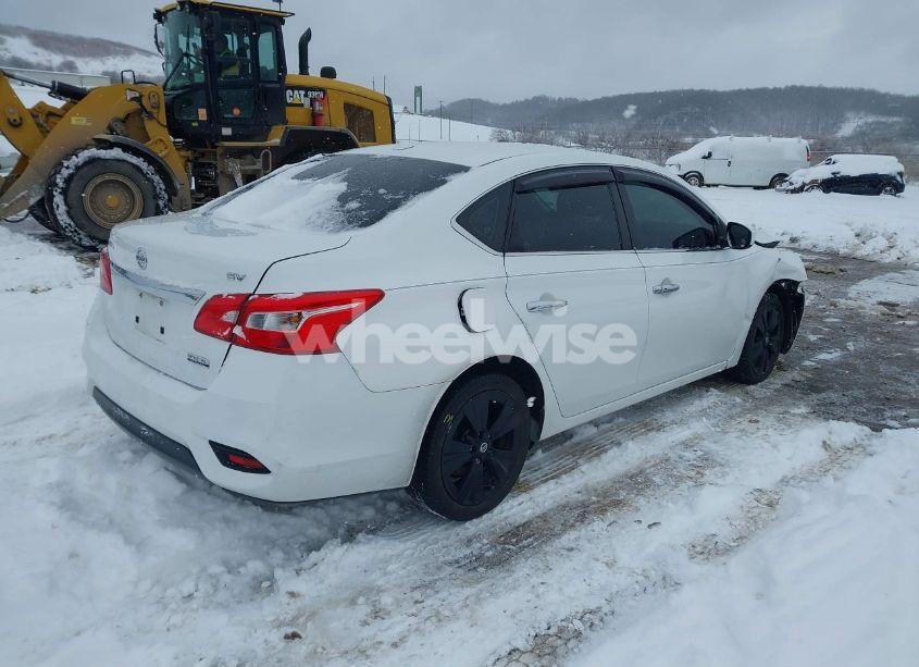 Photo 4 of 2019 Nissan Sentra SV (VIN 3N1AB7AP6KY298357)