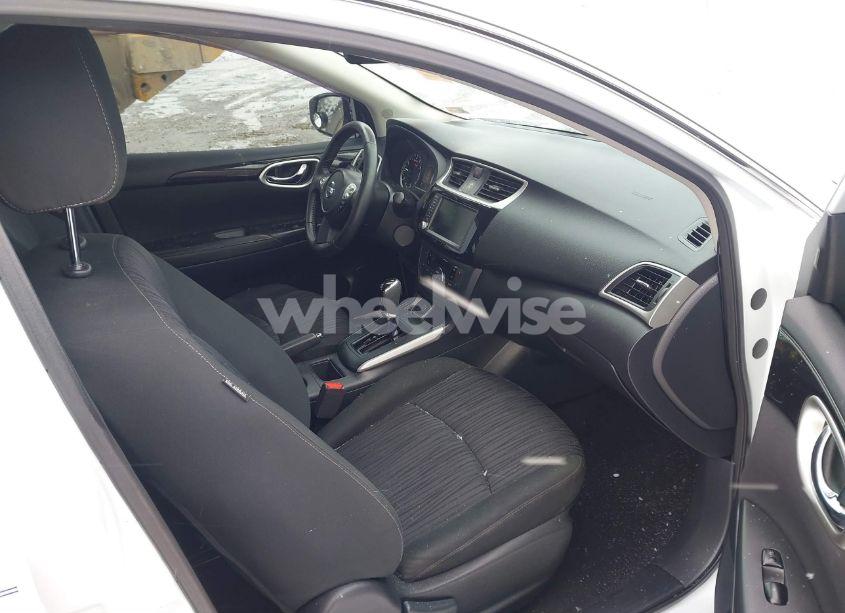 Photo 5 of 2019 Nissan Sentra SV (VIN 3N1AB7AP6KY298357)