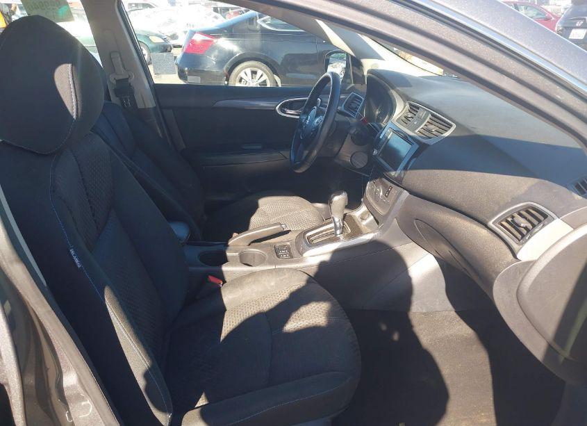 Photo 5 of 2019 Nissan Sentra SR (VIN 3N1AB7AP6KY303850)