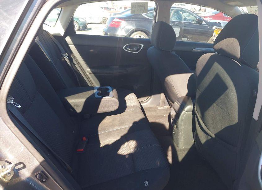 Photo 8 of 2019 Nissan Sentra SR (VIN 3N1AB7AP6KY303850)