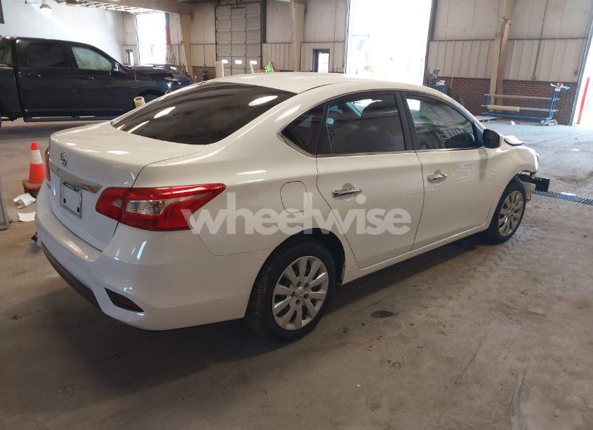 Photo 4 of 2019 Nissan Sentra S (VIN 3N1AB7AP6KY314329)