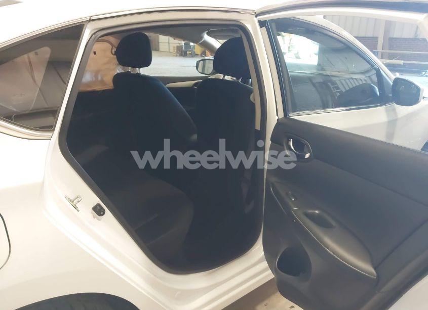 Photo 8 of 2019 Nissan Sentra S (VIN 3N1AB7AP6KY314329)