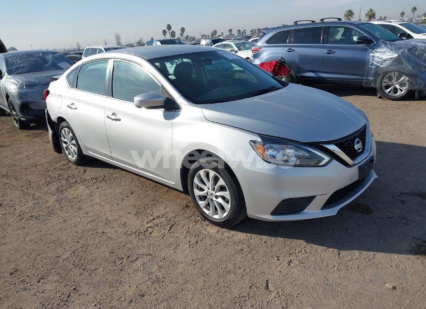 2019 Nissan Sentra SV (VIN 3N1AB7AP6KY318669) main photo