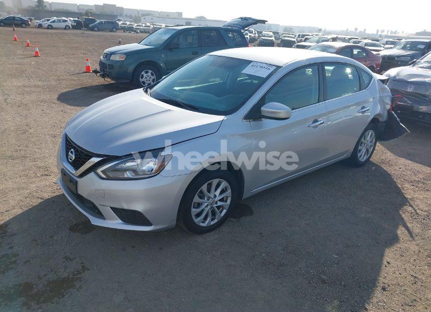 Photo 2 of 2019 Nissan Sentra SV (VIN 3N1AB7AP6KY318669)
