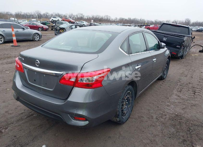 Photo 4 of 2019 Nissan Sentra S (VIN 3N1AB7AP6KY320728)