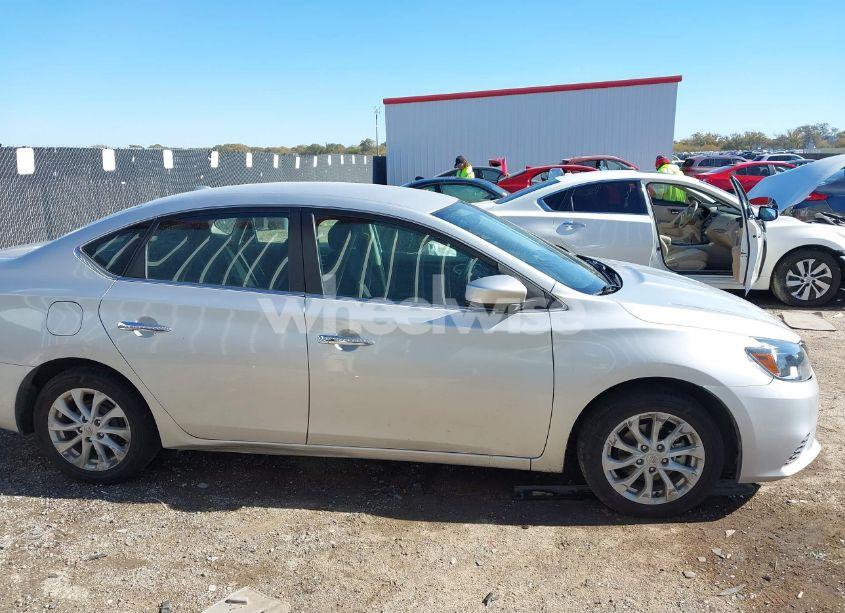 Photo 13 of 2019 Nissan Sentra SV (VIN 3N1AB7AP6KY340977)