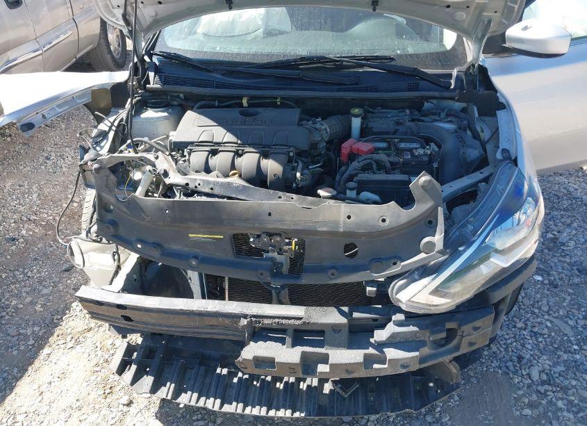 Photo 10 of 2019 Nissan Sentra SV (VIN 3N1AB7AP6KY342695)