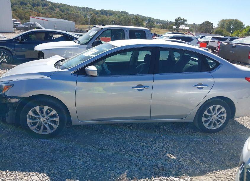 Photo 14 of 2019 Nissan Sentra SV (VIN 3N1AB7AP6KY342695)