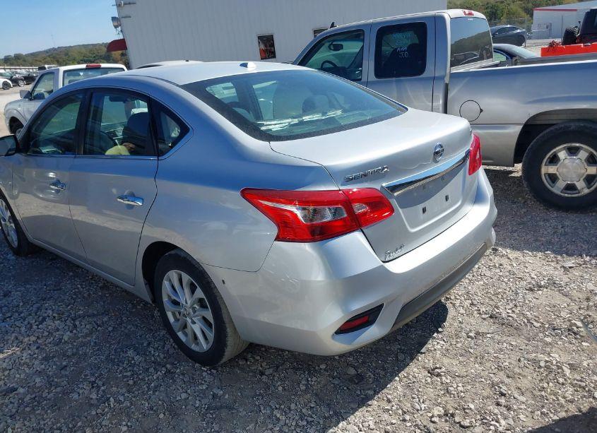 Photo 3 of 2019 Nissan Sentra SV (VIN 3N1AB7AP6KY342695)
