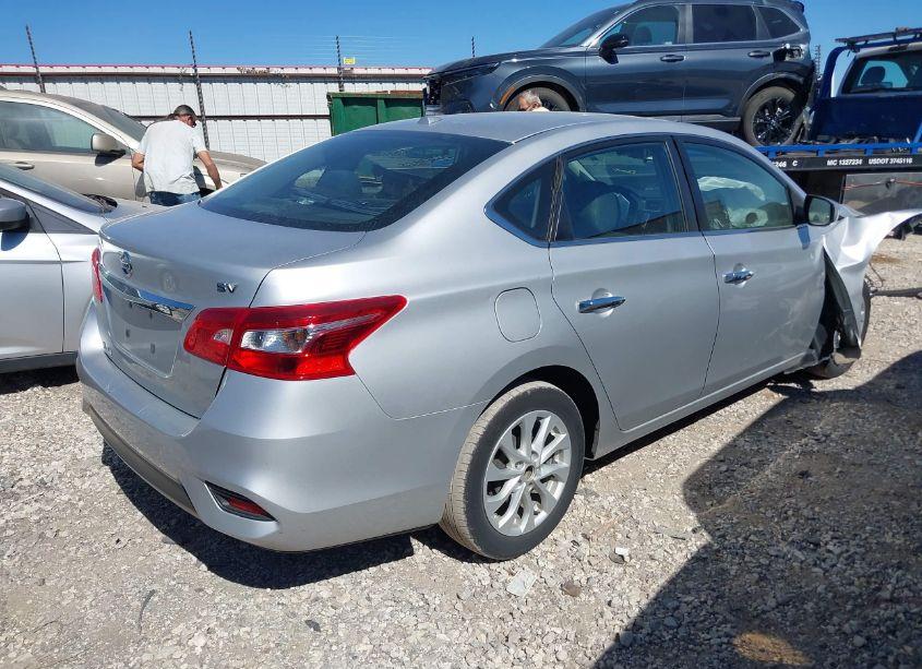 Photo 4 of 2019 Nissan Sentra SV (VIN 3N1AB7AP6KY342695)