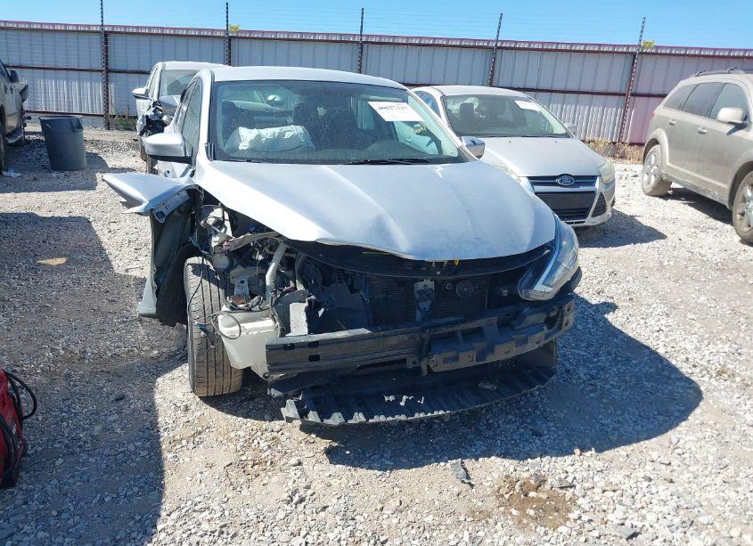 Photo 6 of 2019 Nissan Sentra SV (VIN 3N1AB7AP6KY342695)