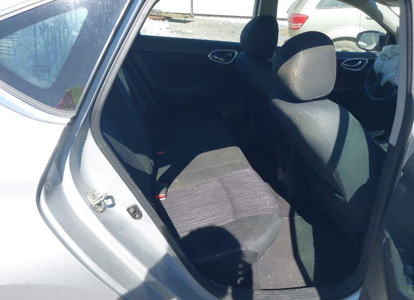 Photo 8 of 2019 Nissan Sentra SV (VIN 3N1AB7AP6KY342695)