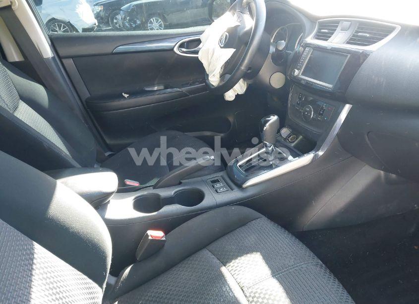 Photo 5 of 2019 Nissan Sentra SR (VIN 3N1AB7AP6KY355267)