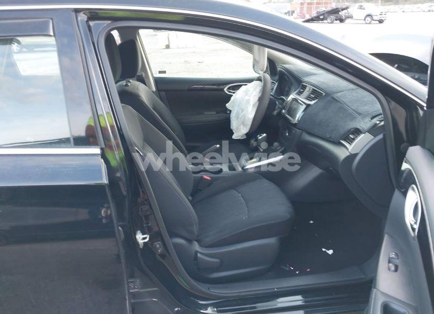 Photo 5 of 2019 Nissan Sentra SV (VIN 3N1AB7AP6KY356239)