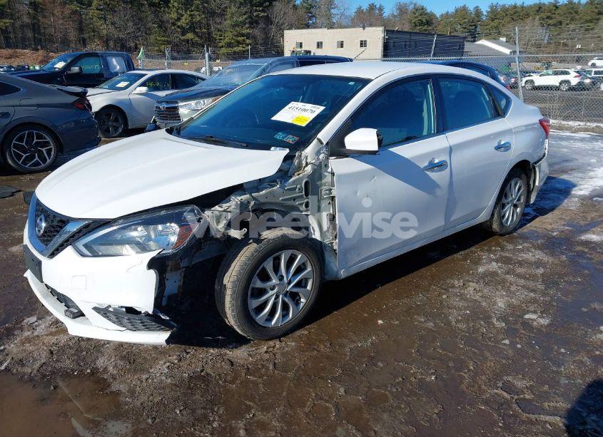 Photo 2 of 2019 Nissan Sentra SV (VIN 3N1AB7AP6KY381948)