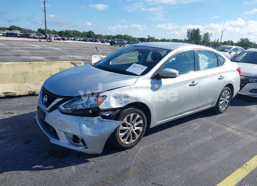 Photo 2 of 2019 Nissan Sentra SV (VIN 3N1AB7AP6KY429805)