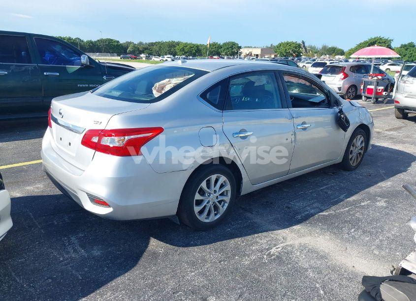 Photo 4 of 2019 Nissan Sentra SV (VIN 3N1AB7AP6KY429805)