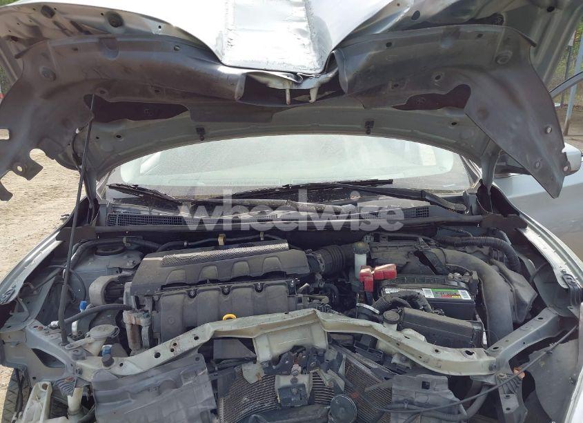 Photo 10 of 2013 Nissan Sentra SR (VIN 3N1AB7AP7DL759758)