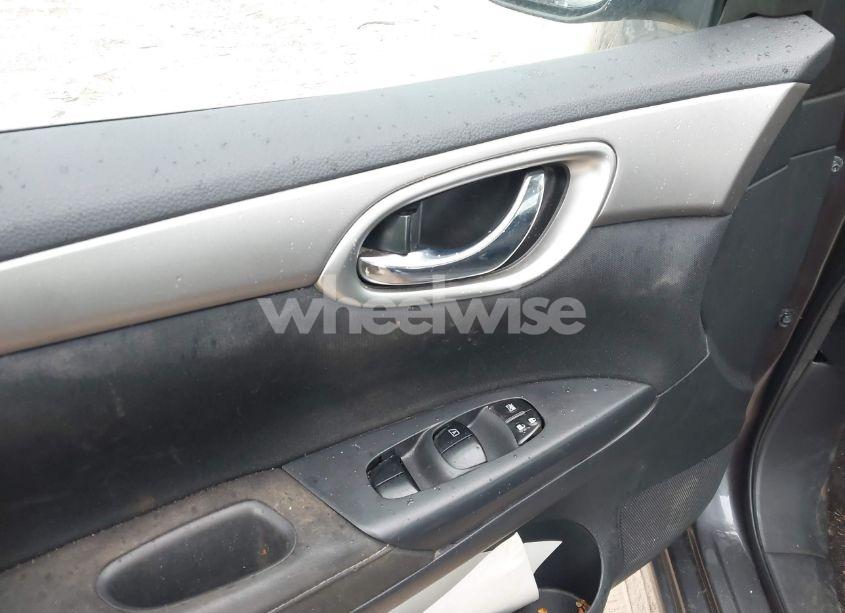 Photo 14 of 2015 Nissan Sentra SV (VIN 3N1AB7AP7FY320131)