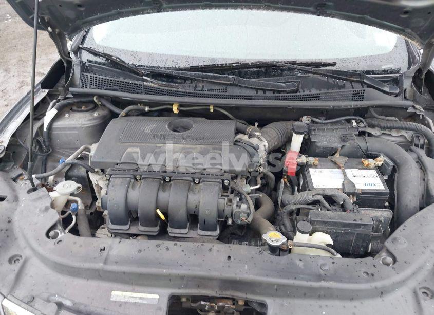 Photo 10 of 2015 Nissan Sentra SR (VIN 3N1AB7AP7FY326995)