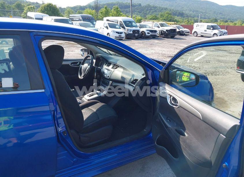 Photo 5 of 2015 Nissan Sentra SR (VIN 3N1AB7AP7FY334210)