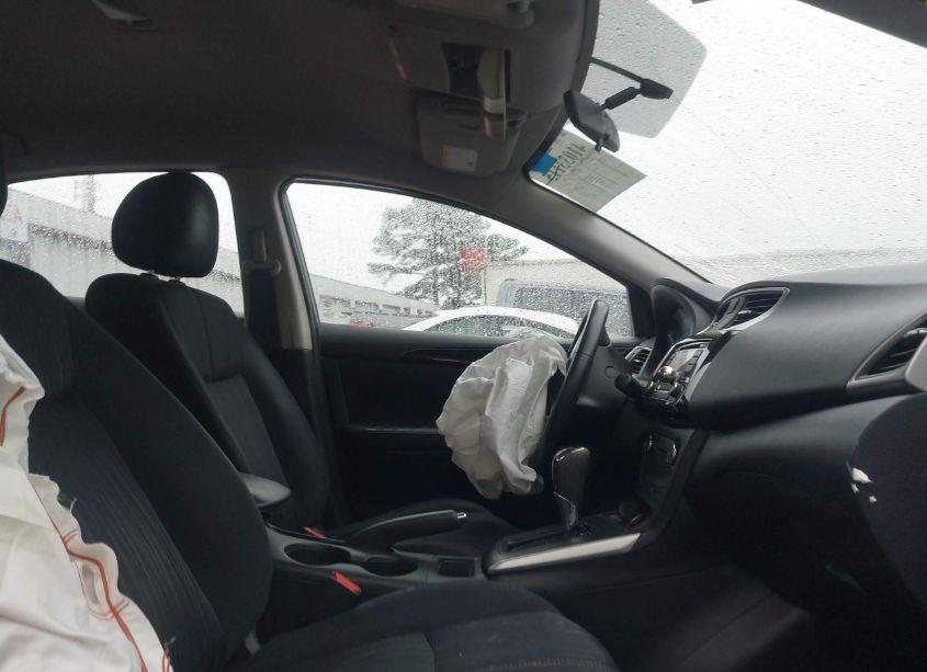 Photo 5 of 2016 Nissan Sentra SV (VIN 3N1AB7AP7GL647773)