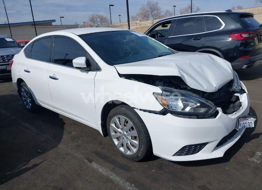 2016 Nissan Sentra SV (VIN 3N1AB7AP7GL671328) main photo