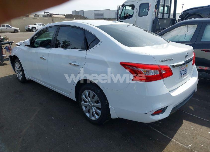 Photo 3 of 2016 Nissan Sentra SV (VIN 3N1AB7AP7GL671328)