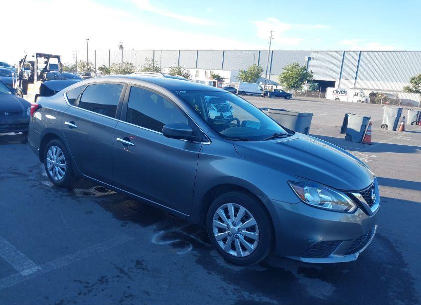 2016 Nissan Sentra SV (VIN 3N1AB7AP7GL675945) main photo