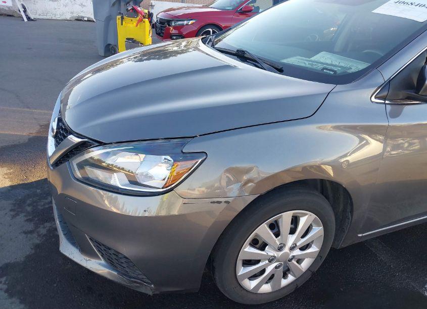 Photo 6 of 2016 Nissan Sentra SV (VIN 3N1AB7AP7GL675945)