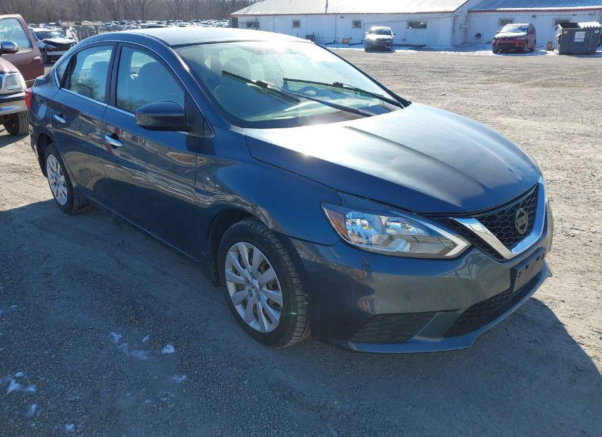 2016 Nissan Sentra SV (VIN 3N1AB7AP7GY251572) main photo