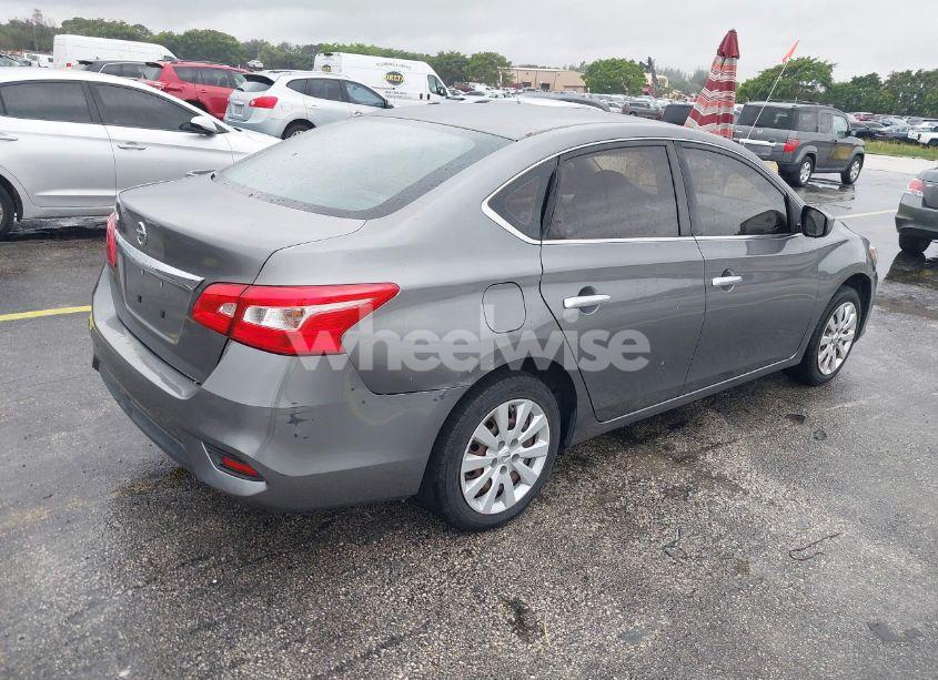 Photo 4 of 2016 Nissan Sentra S (VIN 3N1AB7AP7GY272678)