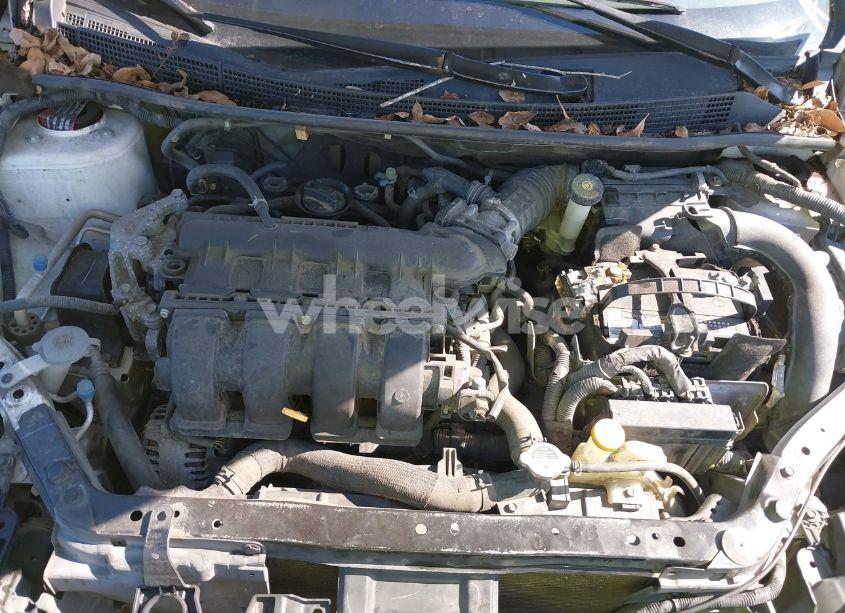 Photo 10 of 2016 Nissan Sentra S (VIN 3N1AB7AP7GY301984)