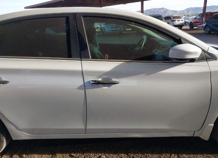 Photo 14 of 2016 Nissan Sentra SV (VIN 3N1AB7AP7GY323063)