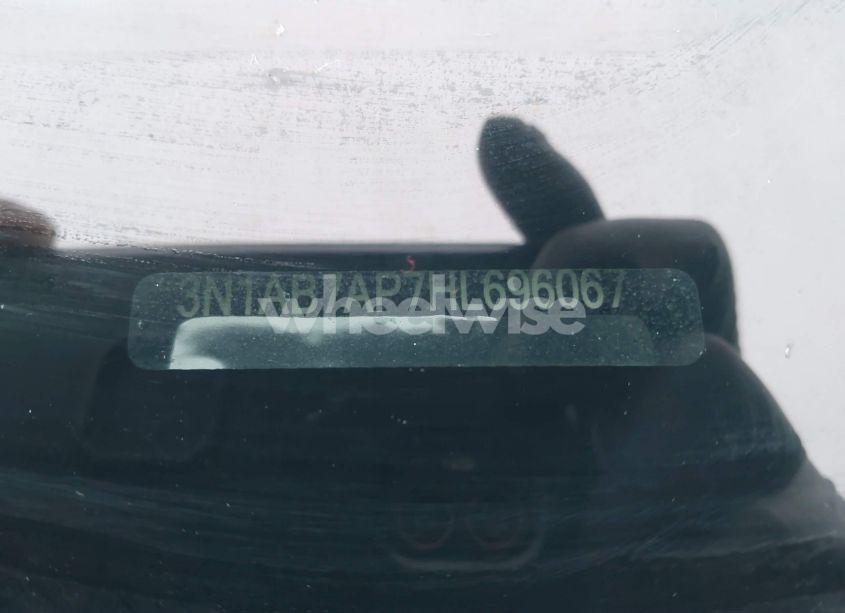 Photo 9 of 2017 Nissan Sentra SV (VIN 3N1AB7AP7HL696067)