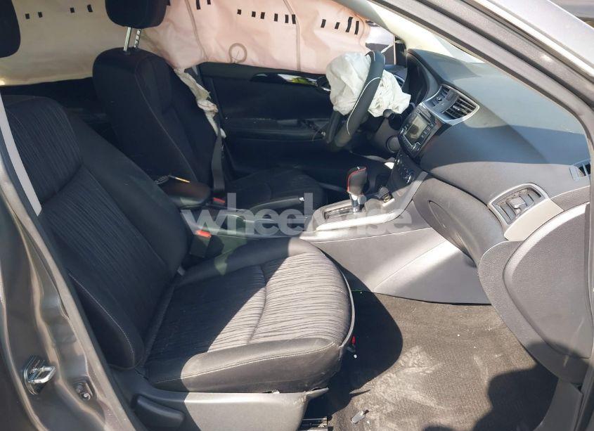 Photo 5 of 2017 Nissan Sentra SV (VIN 3N1AB7AP7HL712865)