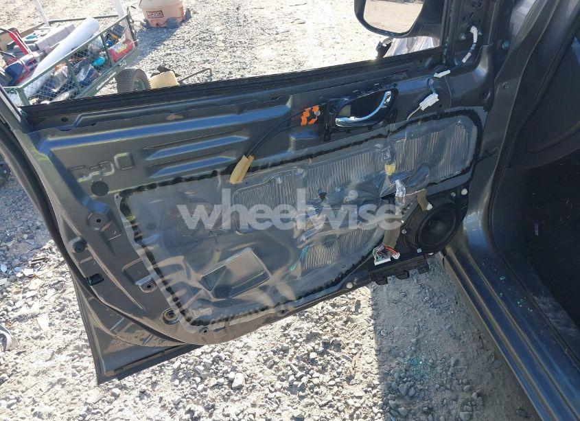 Photo 6 of 2017 Nissan Sentra S (VIN 3N1AB7AP7HY255381)