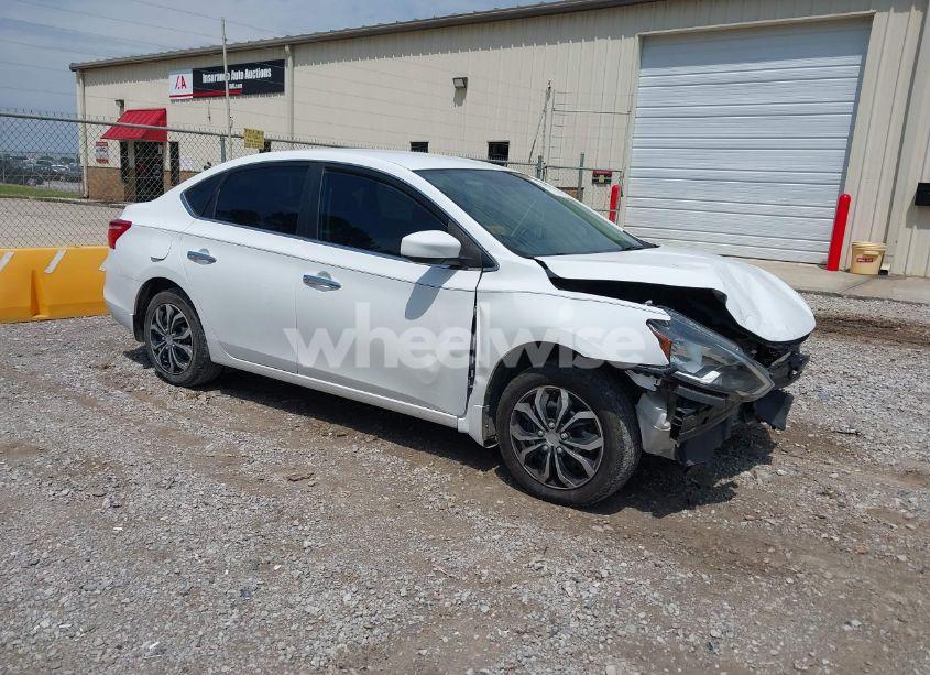 2017 Nissan Sentra S (VIN 3N1AB7AP7HY381773) main photo