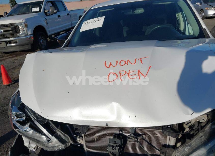 Photo 10 of 2017 Nissan Sentra SR (VIN 3N1AB7AP7HY404212)