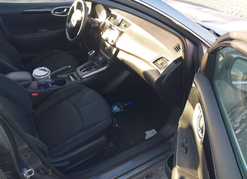Photo 5 of 2018 Nissan Sentra SV (VIN 3N1AB7AP7JL613646)