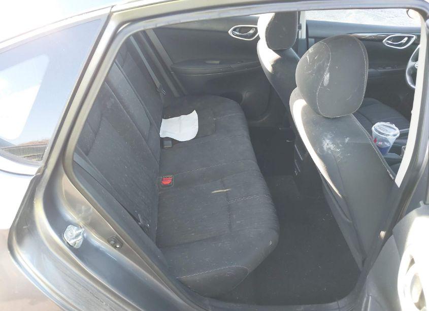 Photo 8 of 2018 Nissan Sentra SV (VIN 3N1AB7AP7JL613646)