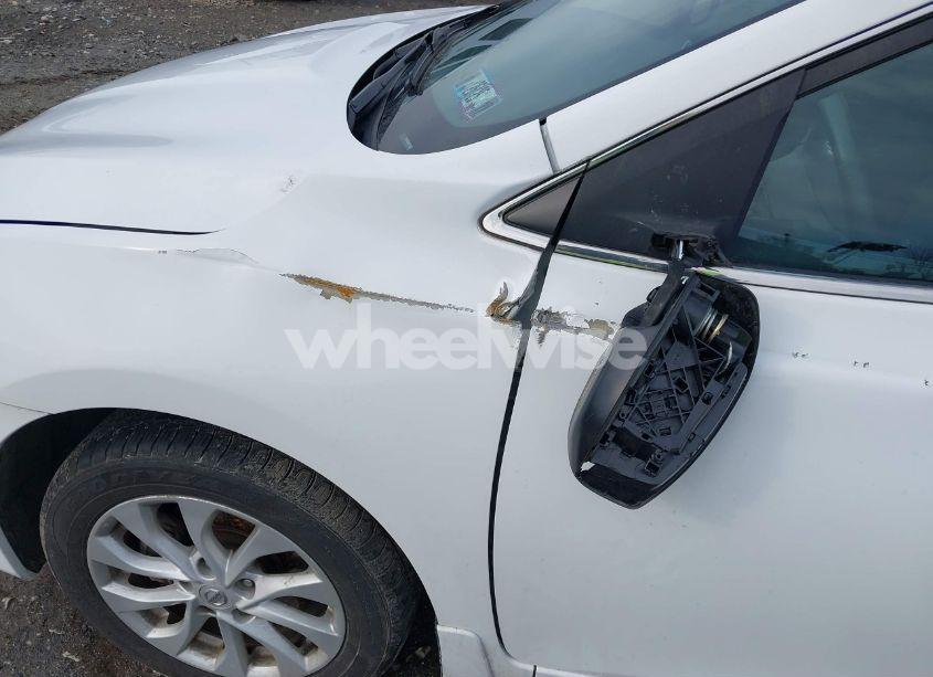 Photo 13 of 2018 Nissan Sentra SV (VIN 3N1AB7AP7JL627272)