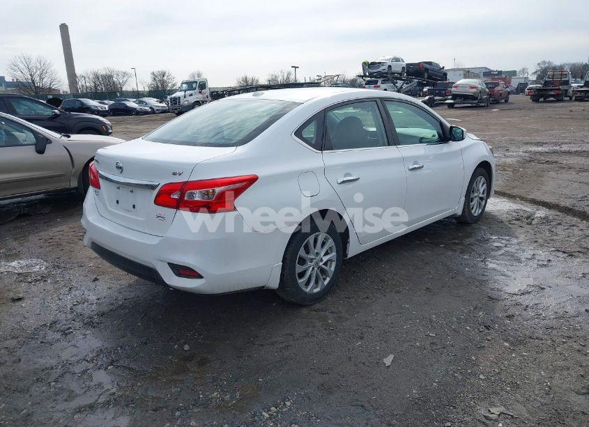 Photo 4 of 2018 Nissan Sentra SV (VIN 3N1AB7AP7JL627272)