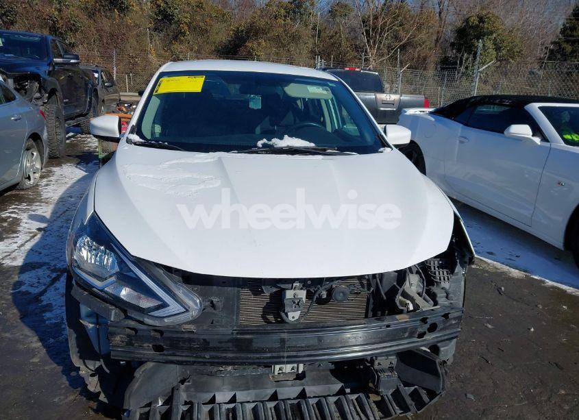 Photo 6 of 2018 Nissan Sentra SV (VIN 3N1AB7AP7JL630172)