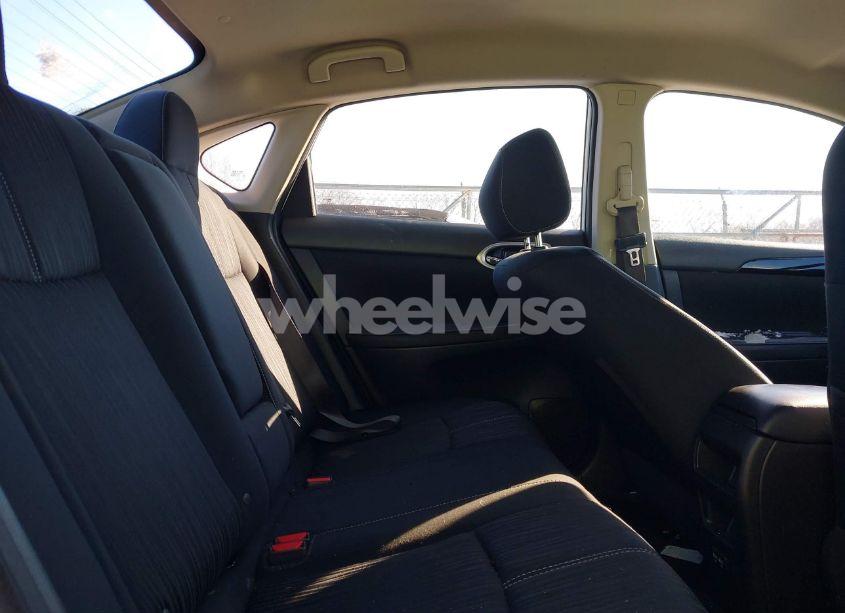 Photo 8 of 2018 Nissan Sentra SV (VIN 3N1AB7AP7JL630172)