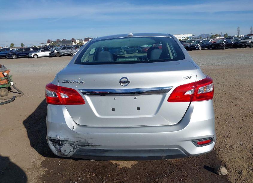 Photo 17 of 2018 Nissan Sentra SV (VIN 3N1AB7AP7JL630723)